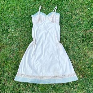 Vintage 50’s Slip ✨
